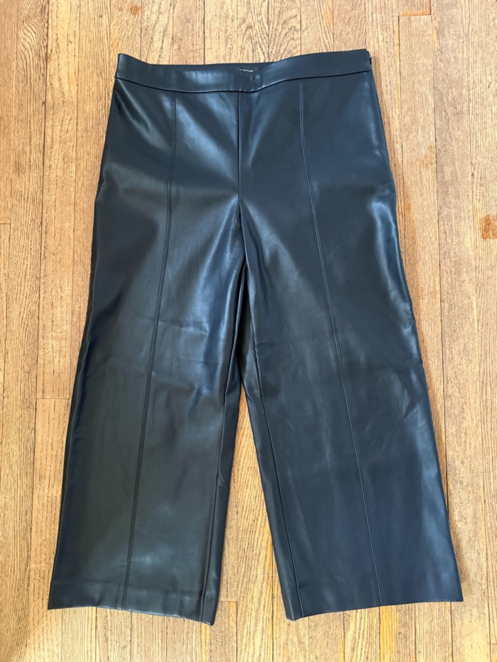 Ann Taylor Black Faux Leather Wide-Leg Cropped Culotte Pants Punk Business Chic - Picture 3 of 9